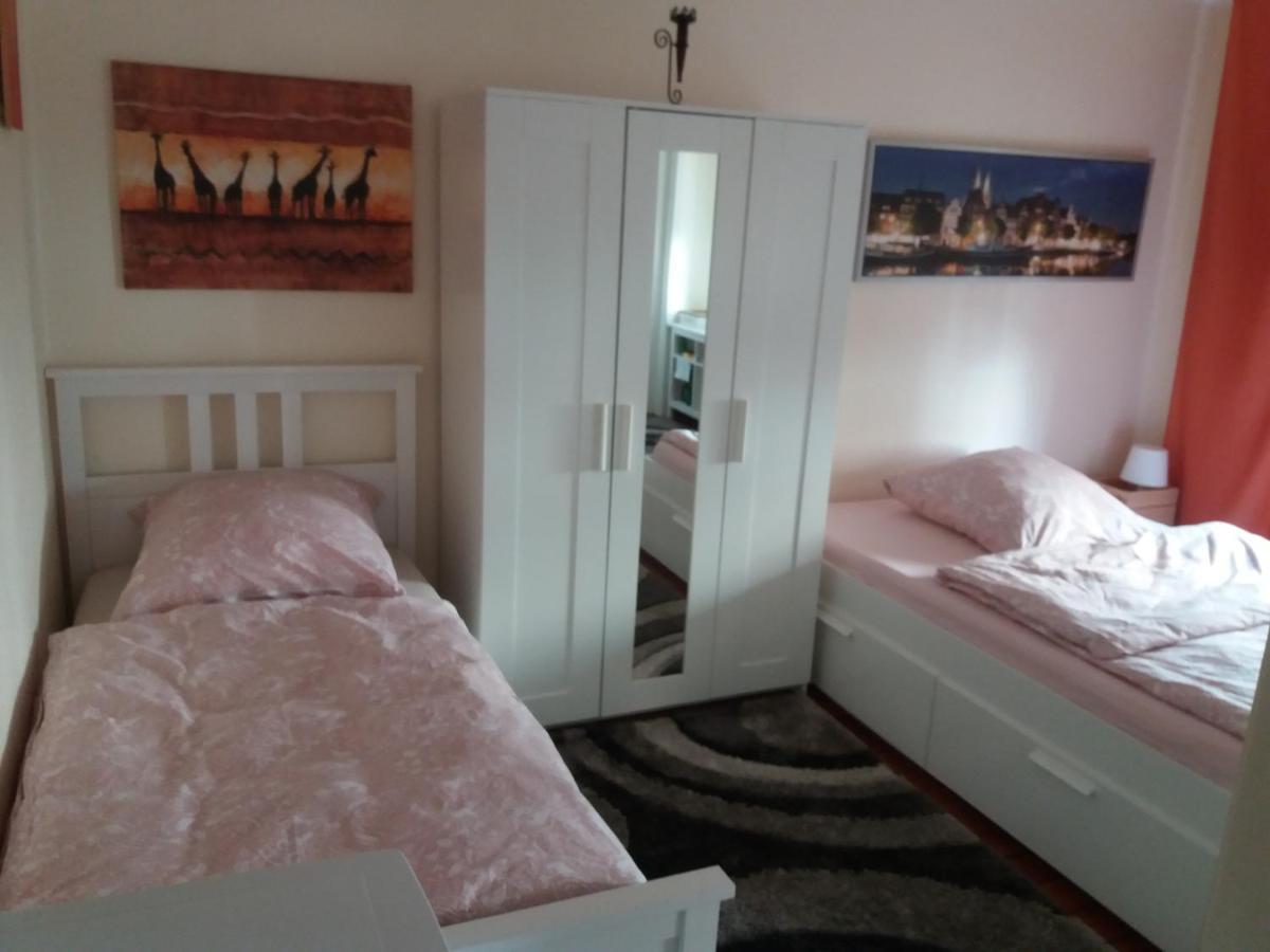 Pensionszimmer Luetzowzimmer Lübeck Exterior foto